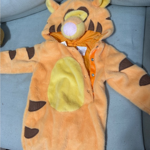 Pottery Barn Tigger Costume 12-24 months - Picture 10 of 10